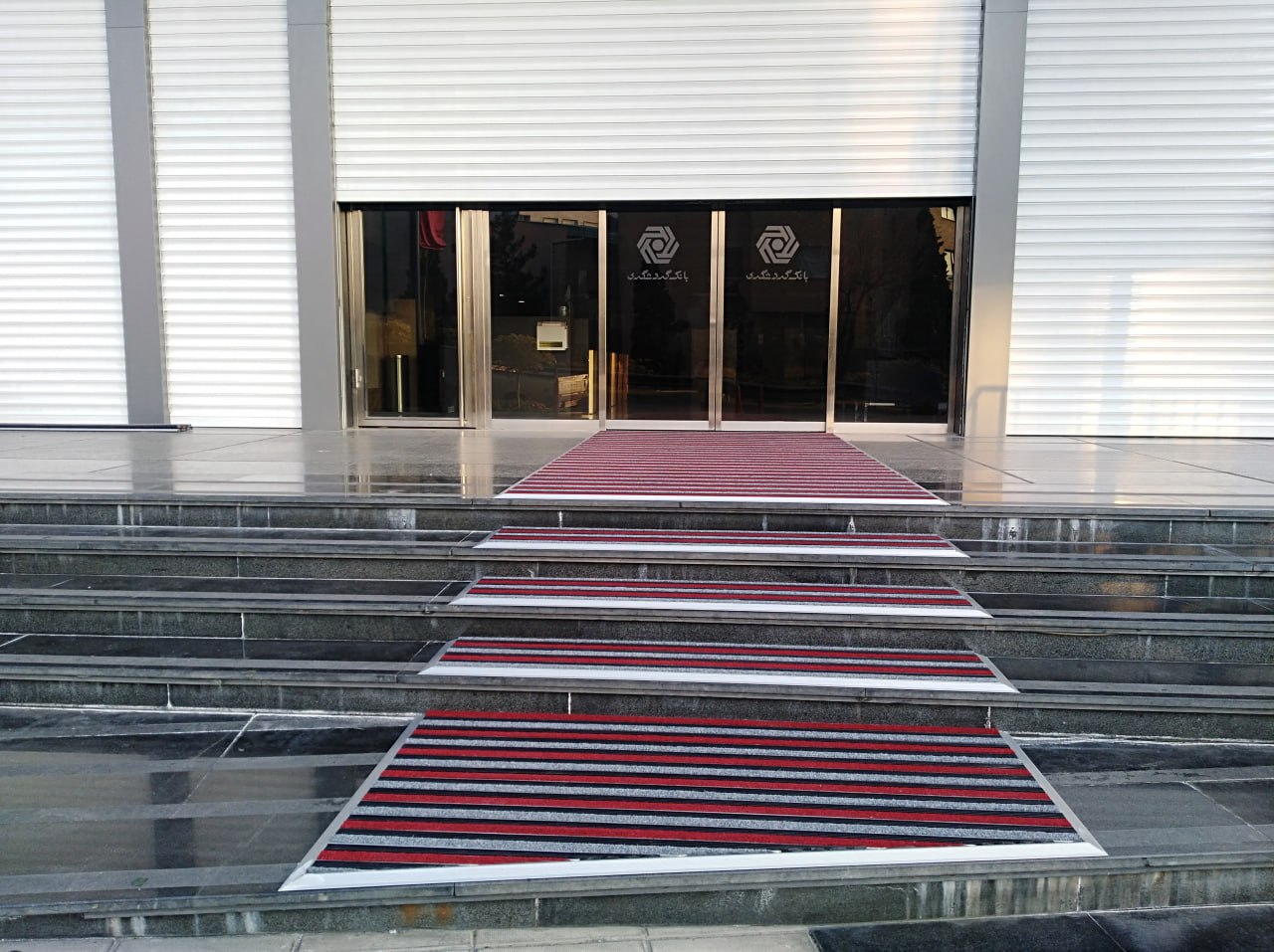 پادری آلومینیومی برای بخش‌های صنعتی، هتلی و اداری