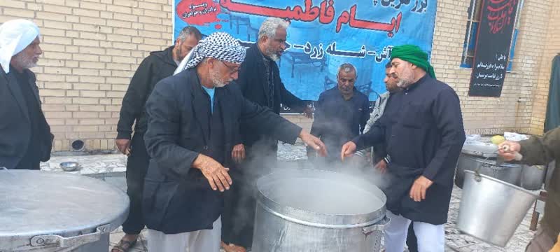 بزرگترين پخت دسته جمعي غذاي نذري در اروندکنار