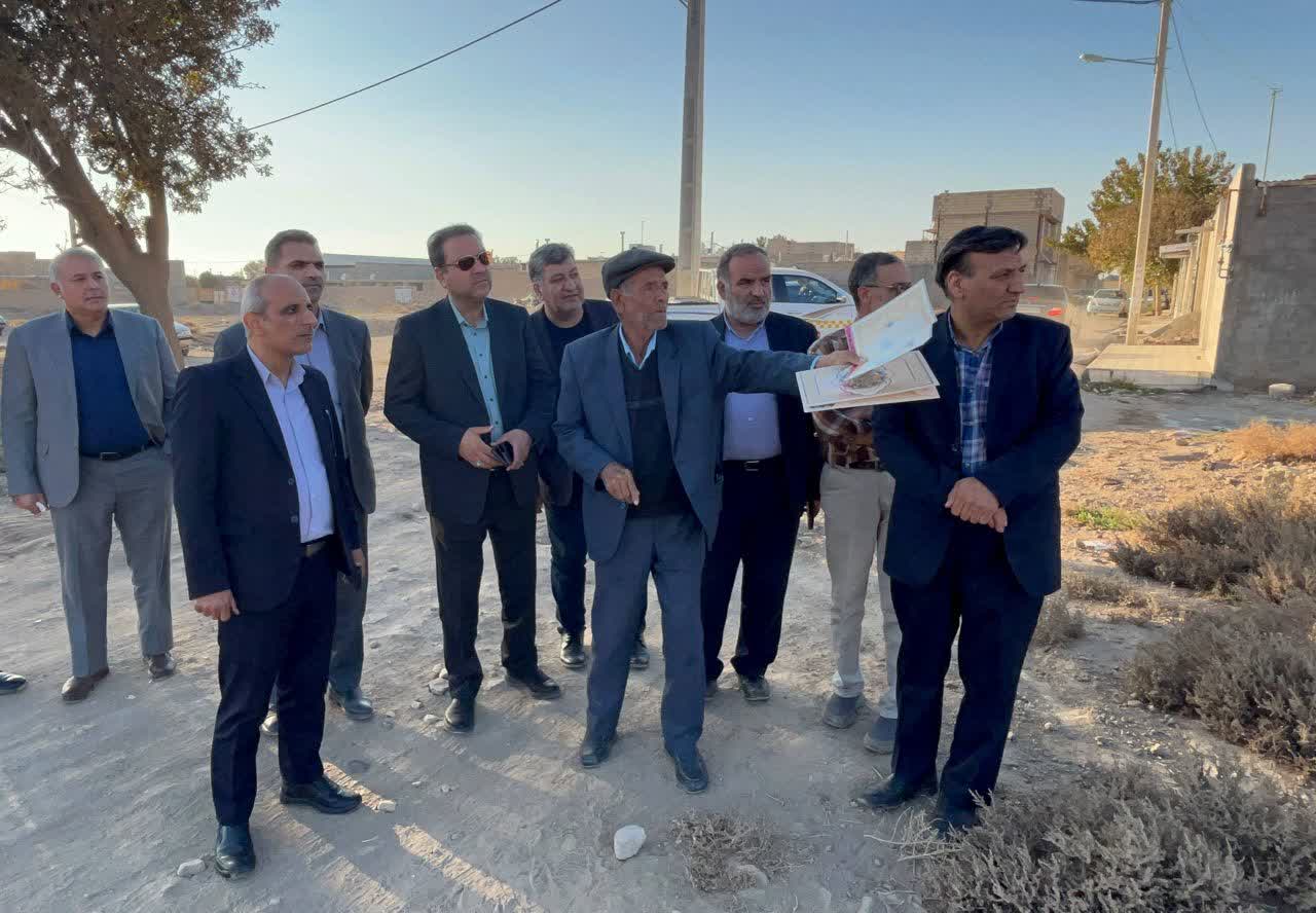 اهداي 4500 متر زمين به مددجويان کميته امداد توسط خير نيک انديش نيشابوري