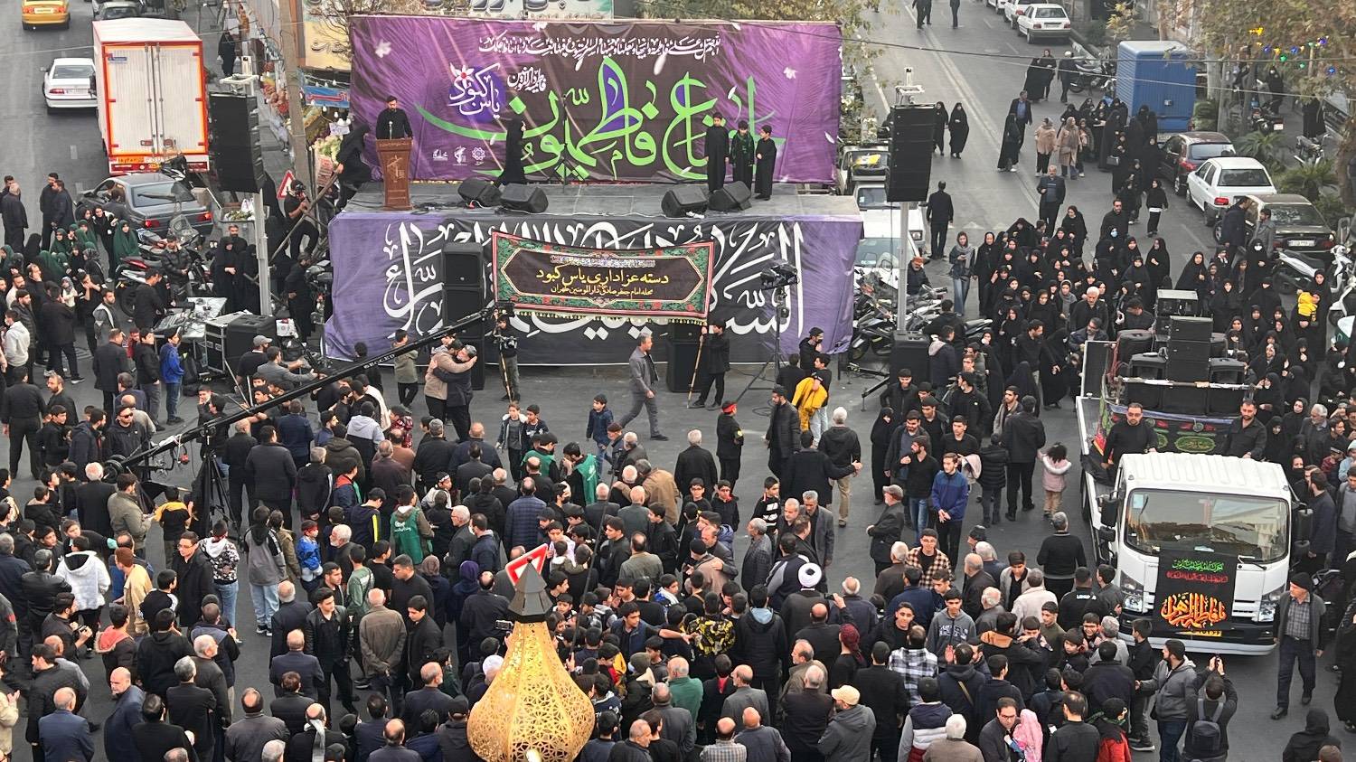 هزاران عاشق اهل بيت در ميدان 13 آبان گرد هم آمدند