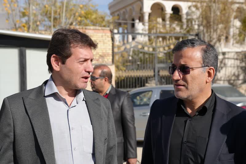 نظارت مستقيم شهردار کلانشهر اراک بر روند اجراي بتن ريزي فنداسيون پروژه پارک آبي