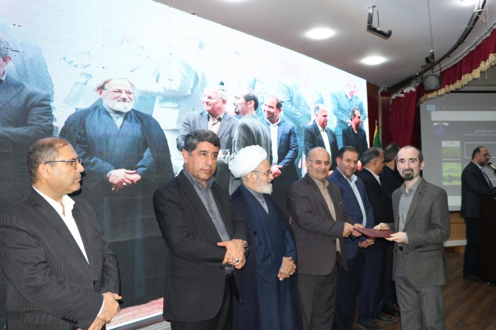 تجليل از 90 پژوهشگر و فناور برتر جشنواره‌هاي 14گانه استان مازندران