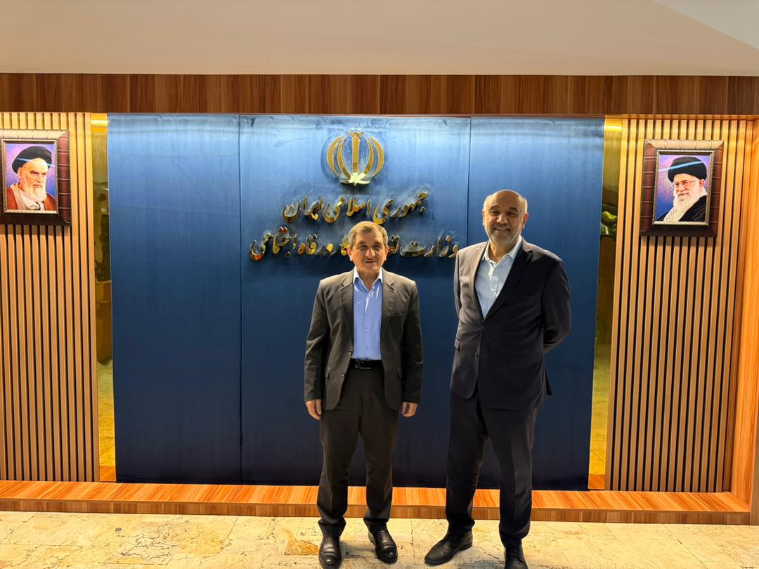 بررسي مسائل آبادان و خرمشهر در نشست مديرعامل اروند با وزير کار