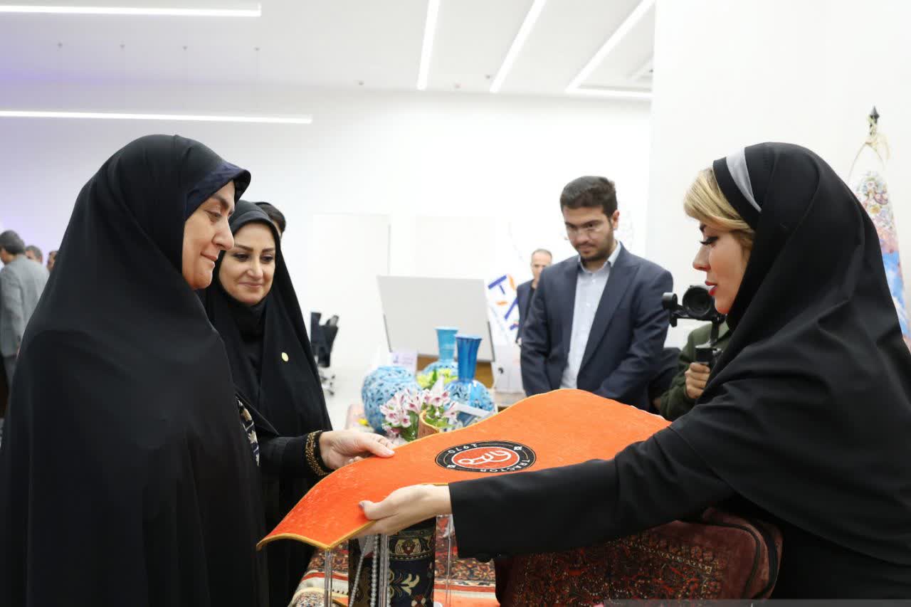 کارخانه نوآوري تبريز فرصت طلايي براي حضور فعال بانوان در اقتصاد دانش‌بنيان