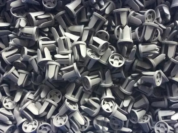 انواع قالب‌گیری لاستیکی در خودرو