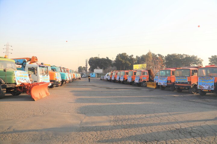 توزیع 30 دستگاه ماشین‌آلات برف‌روبی به مناطق تهران/ استقرار کانکس بازیافت زباله در هر ناحیه از پایتخت