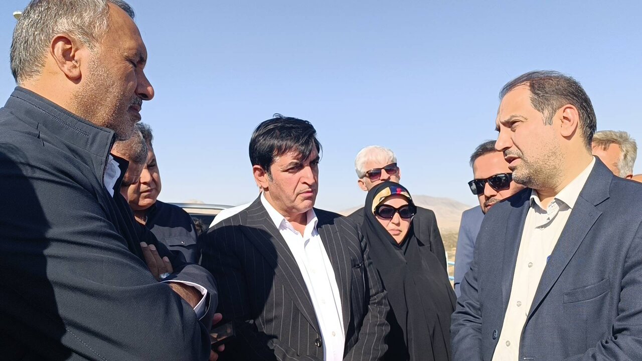 بازديد رئيس کميسيون عمران مجلس از سد حوضيان اليگودرز؛ تأکيد بر تسريع در تکميل پروژه‌هاي نيمه‌تمام
