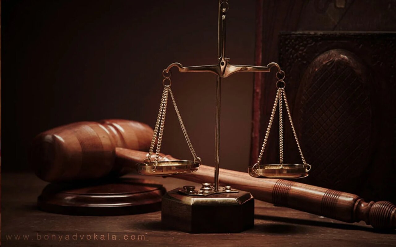 افزايش بي‌ضابطه تعداد وکلا مشکلي را حل نمي‌کند