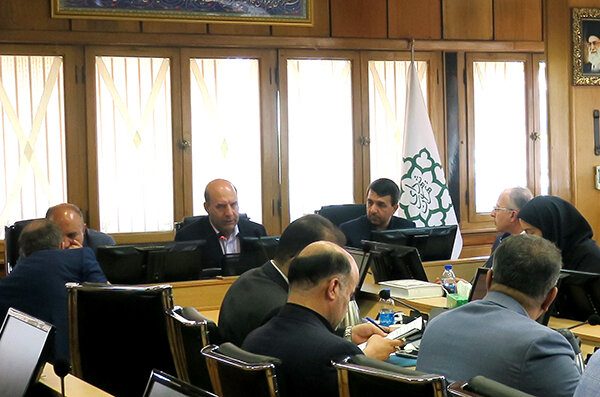 بررسي اجراي قانون ثبت رسمي معاملات املاک با حضور مديران شهرداري تهران و مشهد، نظام مهندسي و سازمان ثبت اسناد