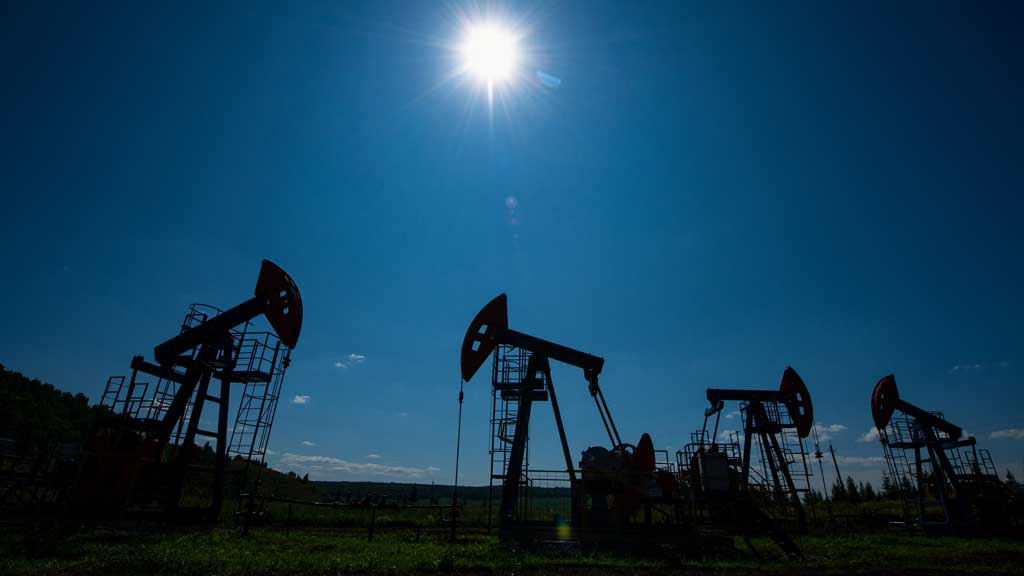 Oil recoups some losses from US-China tensions