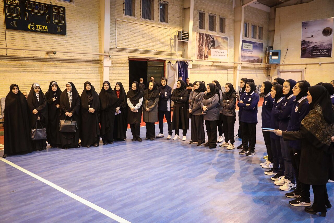 اعزام تیم‌های فوتبال و فوتسال به رقابت‌های قهرمانی با وجود چالش‌های اقتصادی/ حمایت قاطع از توسعه ورزش بانوان