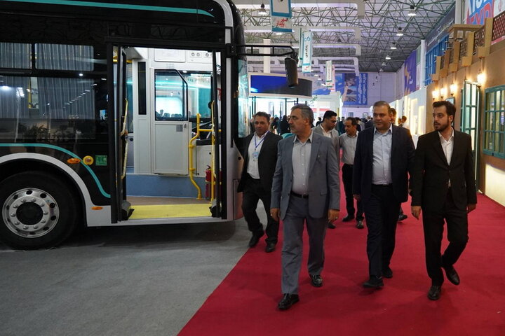 بازديد گودرزي از سومين نمايشگاه بين‌المللي شهر پايدار