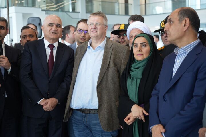 آذربایجان و روسیه خواستار تقویت روابط اقتصادی و تجاری با ایران شدند