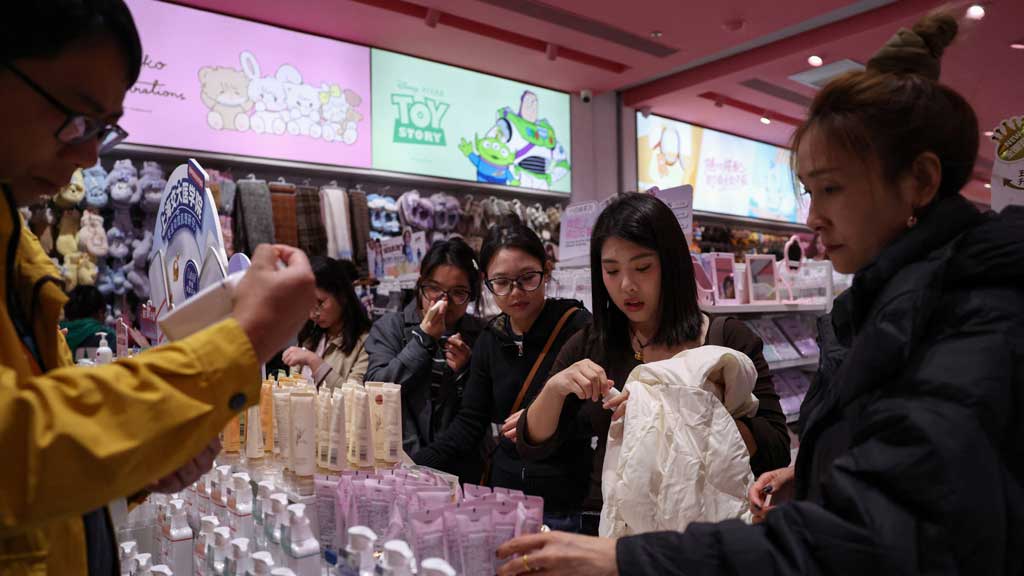 China`s Q3 GDP growth slows to one-year low in test of long-term policy plans