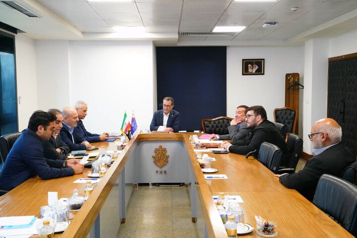 ديدار مشاور وزير راه و شهرسازي در امور ايثارگران با مديرعامل سازمان بنادر