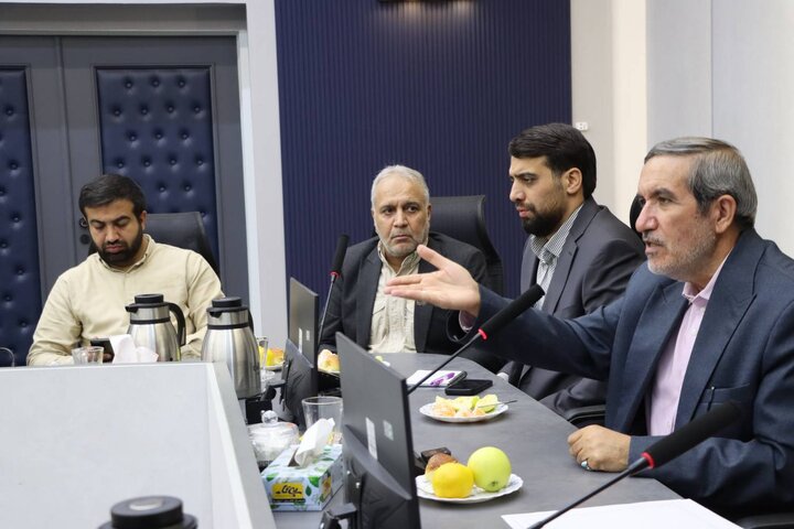 معتمدين محلات چشم و بازوي مديريت شهري هستند