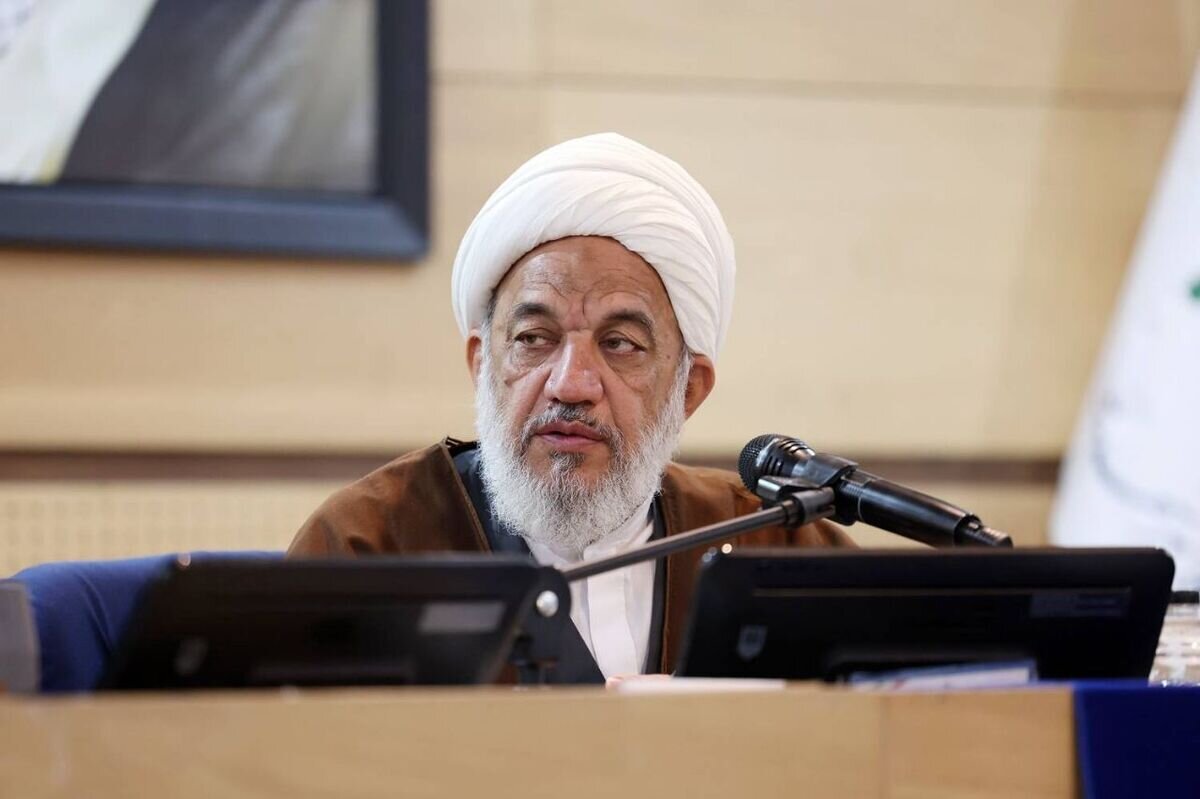 فرزندخواندگي بايد نمادي از حمايت انساني و پناهي براي کودکان بي‌سرپرست باشد