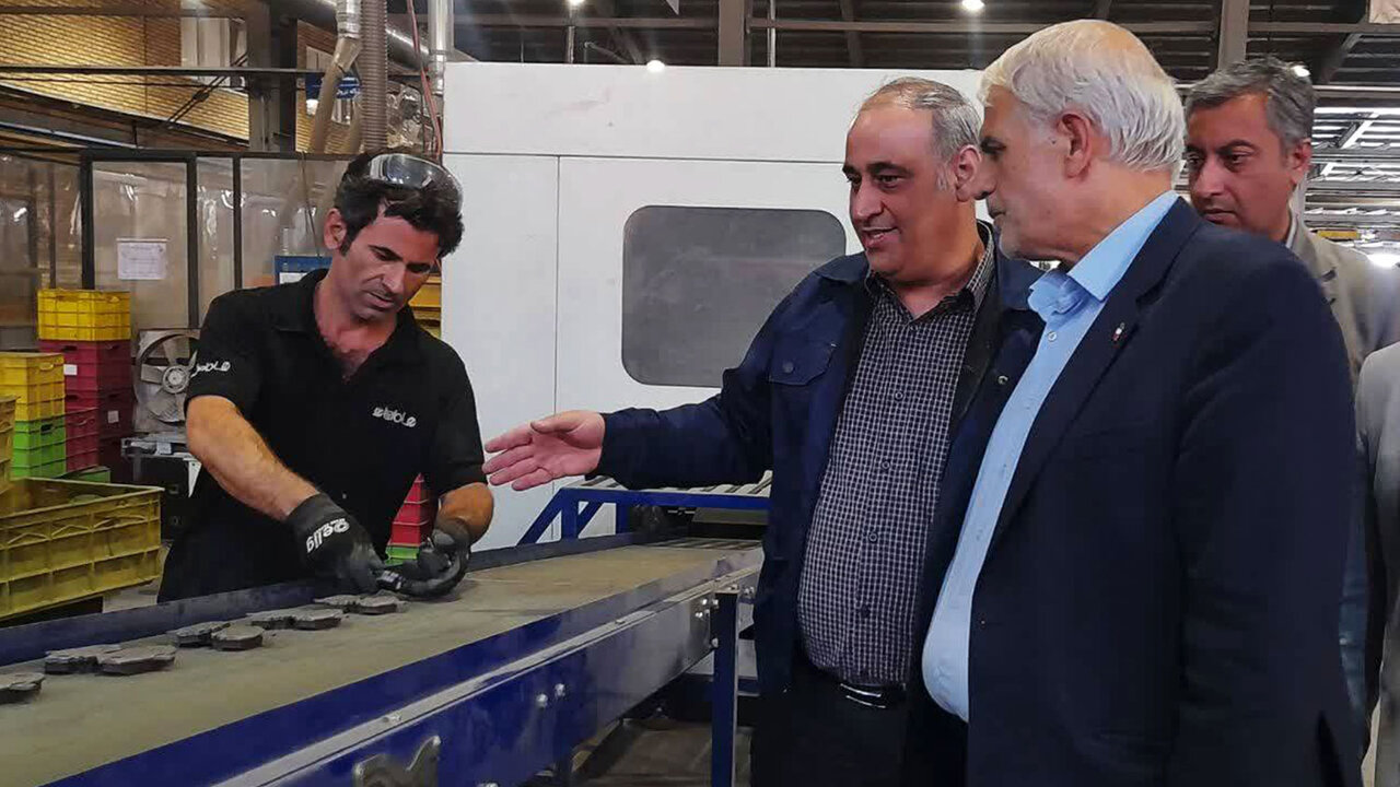 نماينده مردم شهرستان پاکدشت خواستار توجه ويژه مسئولان به صنايع داخلي شد