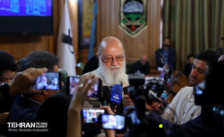 عده‌ای در استانداری در مورد حریم تصمیم می‌گیرند و تقسیم میراث می‌کنند/ ضرورت خدمات رسانی تاکسیرانان با نرخ مصوب