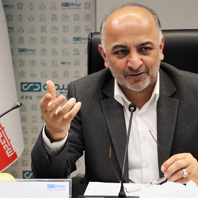 مديرعامل بيمه دي: وجود 4.5 ميليون بيمه گزار سرمايه ارزشمند بيمه دي است/ بايد براي در صدر ماندن، تلاش‌ها را افزايش داد