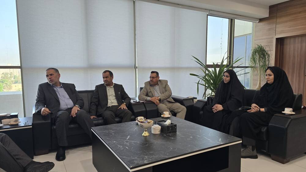 به همت نماينده اهواز؛ 200 ميليارد اعتبار جديد براي شهر ويس اختصاص يافت/ دو زمين چمن مصنوعي براي مدارس کوي علوي ساخته مي‌شود