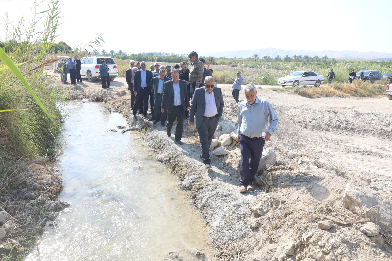طرح بهسازی کانال‌های انتقال آب مزارع شهرستان کازرون در دستور کار قرار گرفت