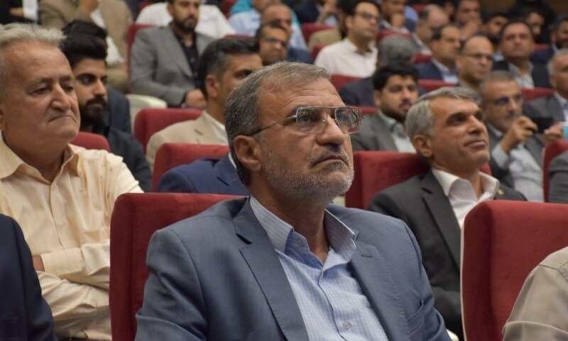 حضور احمد مرادي در مراسم تجليل از صنعتگران و معدن کاران استان هرمزگان/بازديد از روند ساخت مگاهاسپيتال بندرعباس