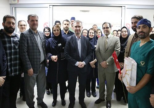 بازديد شهردار منطقه 5 و مديرعامل شرکت توسعه مجتمع‌هاي ايستگاهي متروي تهران از بيمارستان عرفان نيايش