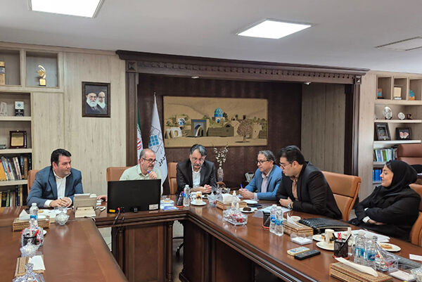 تأمين ويژه قير بازآفريني و تکميل دو مدرسه نيمه‌تمام در بافت‌هاي هدف کردستان