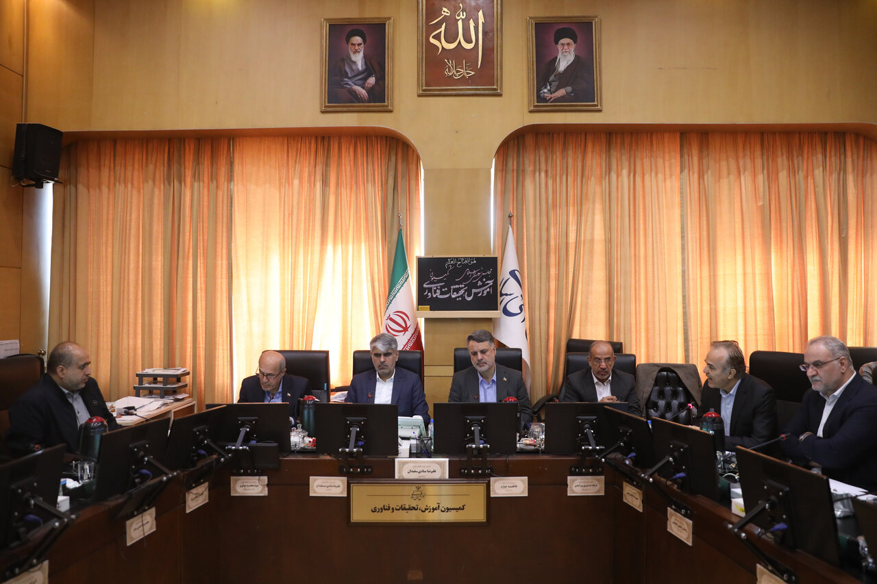 ابراهیم‌پور: مجلس با دهک‌بندی خدمات دانشجویی مخالف است/ میرمحمدی: افزایش ظرفیت بدون توسعه زیرساخت‌های رفاهی، ظلم به دانشجویان است