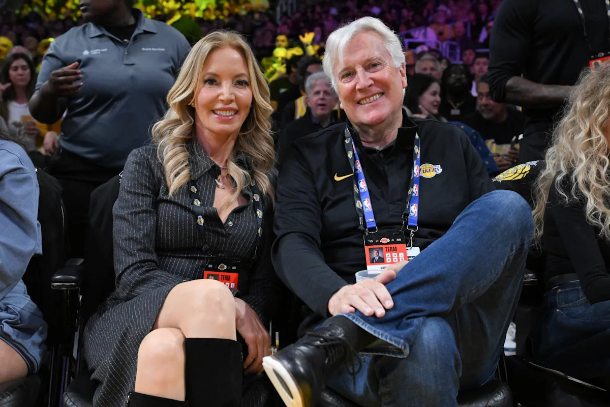 Mark Walter`s purchase of Lakers unanimously approved by NBA Board of Governors