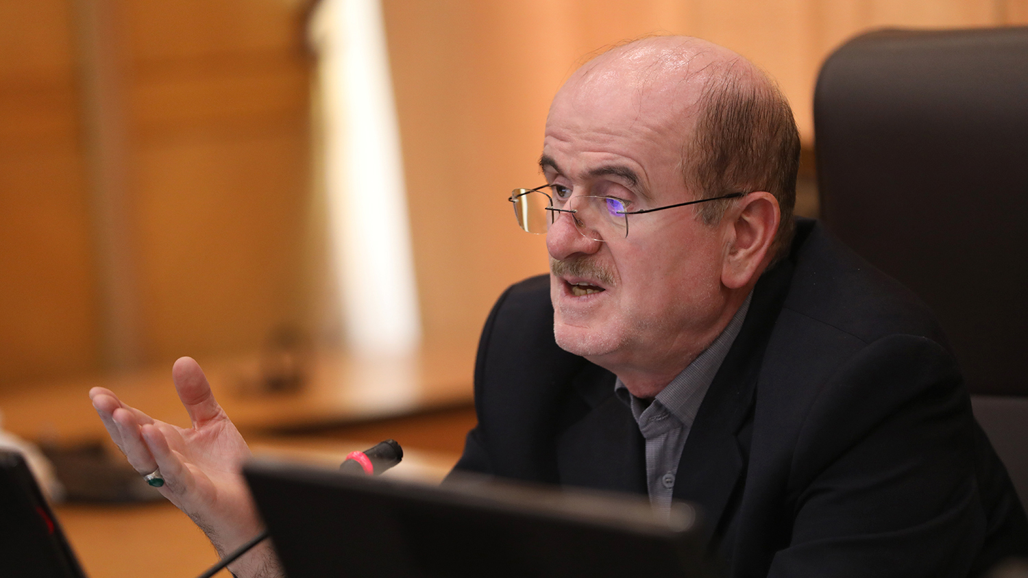 انحلال بانک آینده بدون فشار مجلس انجام نمی‌شد/ باید مشخص شود بانک مرکزی دقیقاً چه نظارتی بر عملکرد بانک‌ها دارد