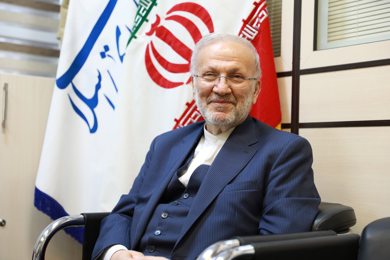 خرید و فروش ارز در کف خیابان اختلال در نظم اقتصادی ایجاد می کند/ پرداخت کالابرگ الکترونیک می تواند بر مهار گرانی ها تاثیر بگذارد