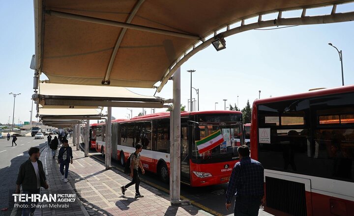 ورود 53 دستگاه اتوبوس دوکابین چینی به گمرک بندرعباس/ اتوبوس‌ها تا یک ماه آینده وارد تهران می‌شوند