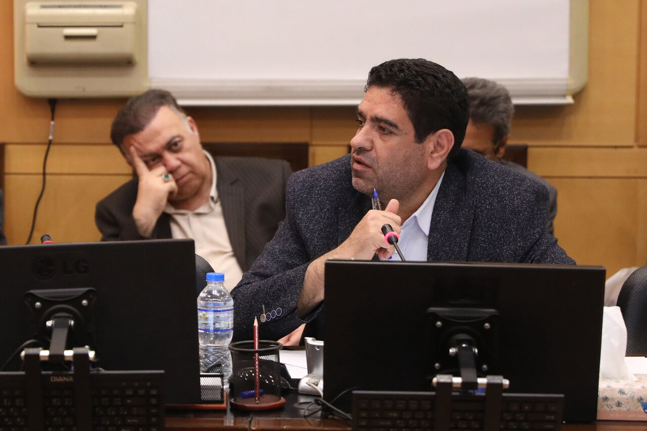 احتمال انتشار لیست شرکت‌های ذی‌نفع واسط بین نیروهای شرکتی و دولت، توسط مجلس