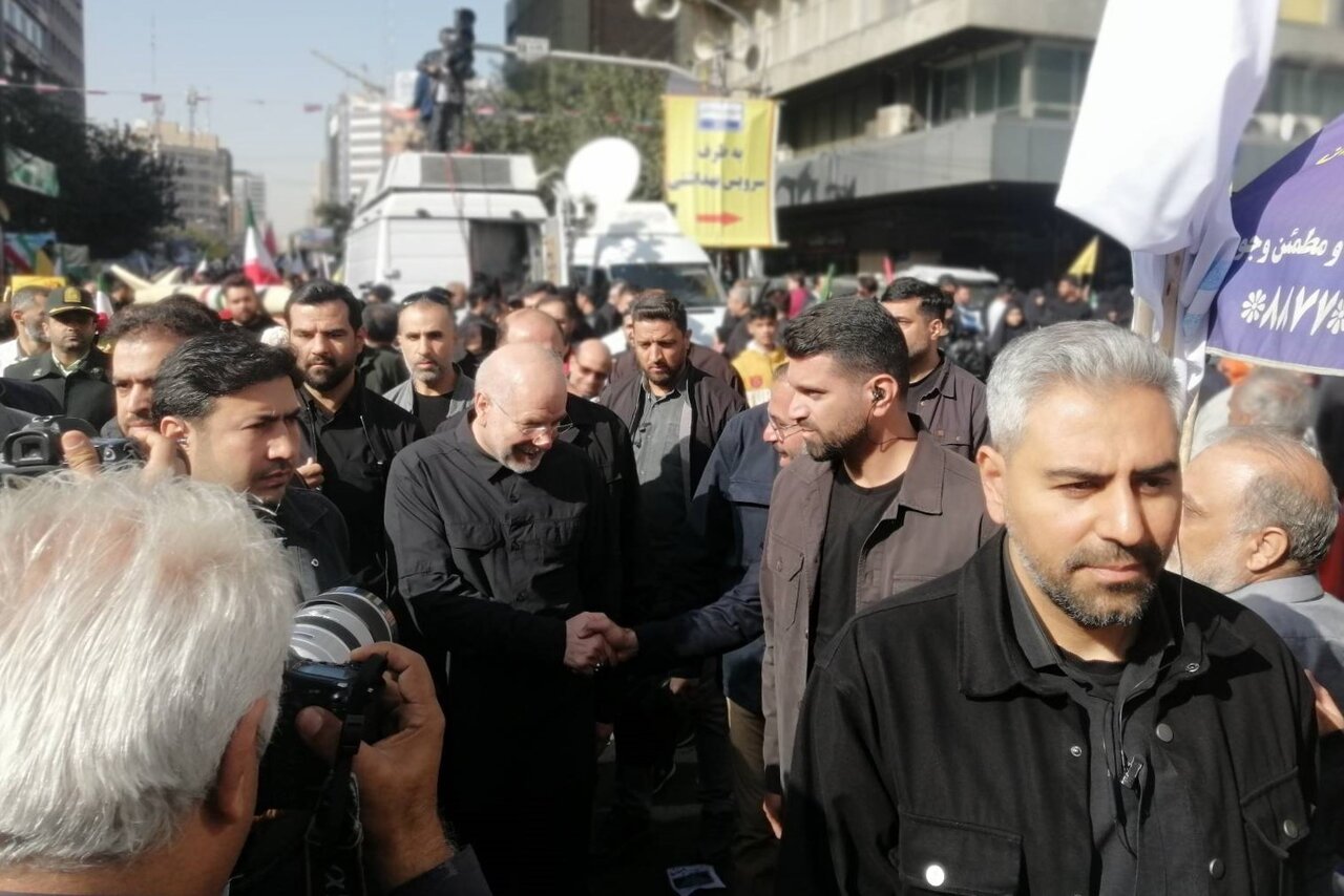 حضور قالیباف در راهپیمایی یوم الله 13 آبان