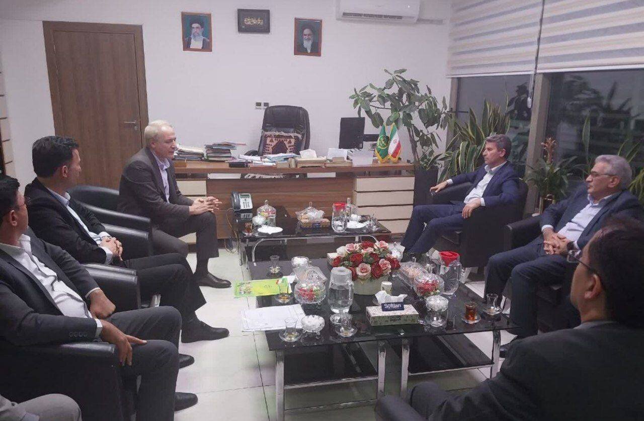 پيگيري شهرياري براي حل مشکلات دامداران و مرغداران استان خراسان شمالي