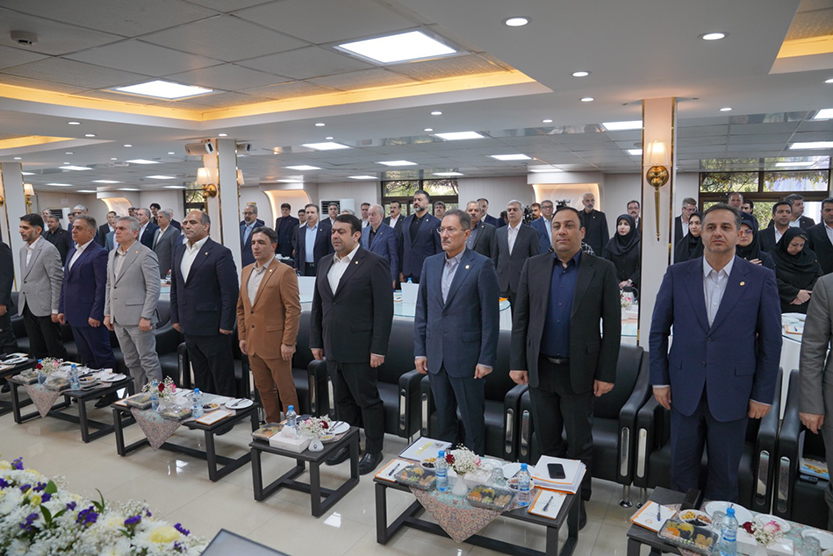 همايش بررسي عملکرد شش‌ماهه نخست سال 1404 بانک ملي ايران در مشهد مقدس آغاز شد