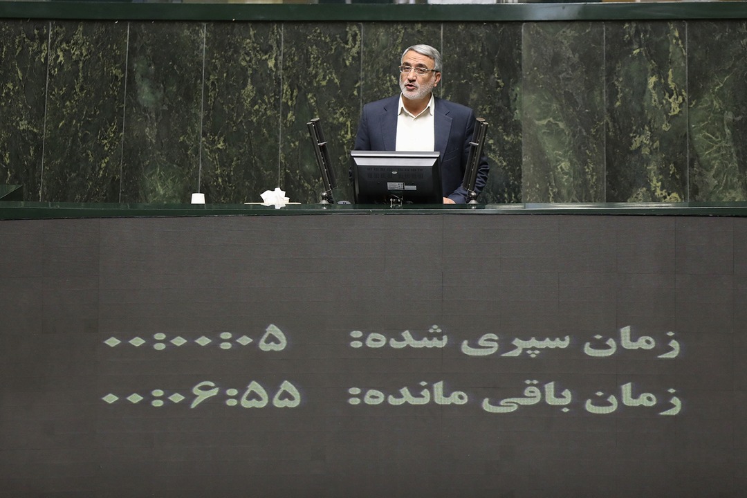 مهار تورم، کنترل قيمت کالاهاي اساسي و حمايت از توليدکنندگان اولويت دستگاه‌هاي اجرايي باشد