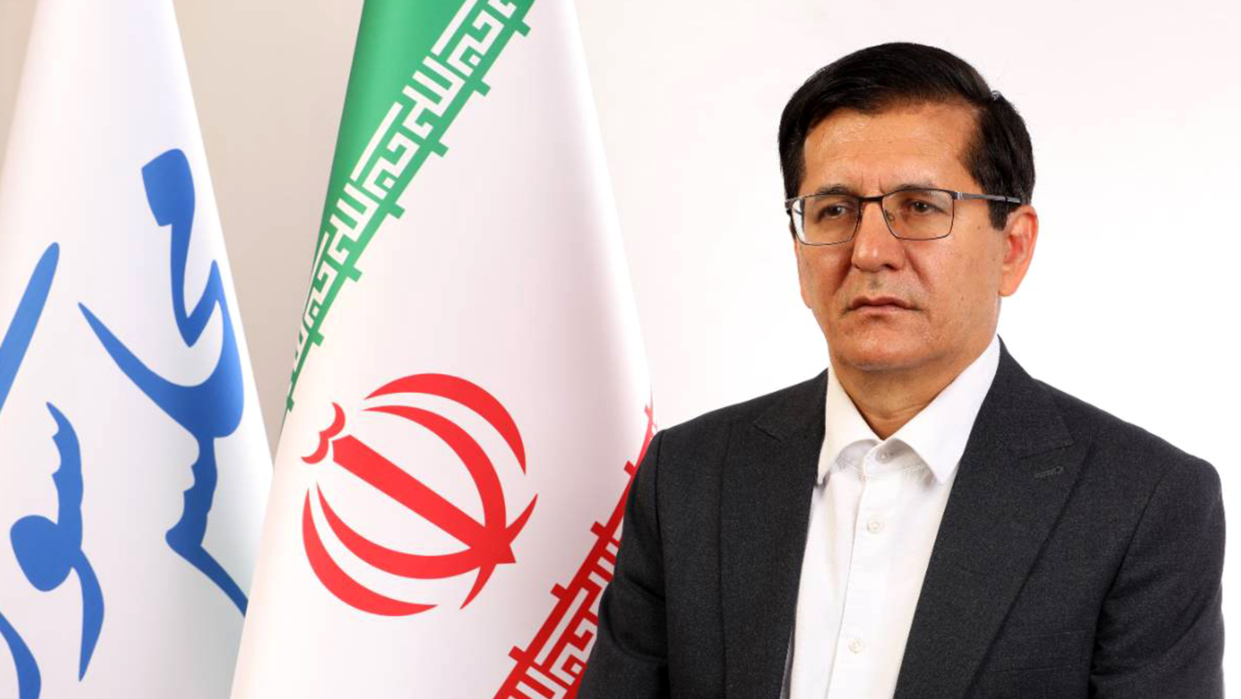 تأکيد بر بکارگيري نخبگان و فرهيختگان بومي در سمت‌هاي مديريتي