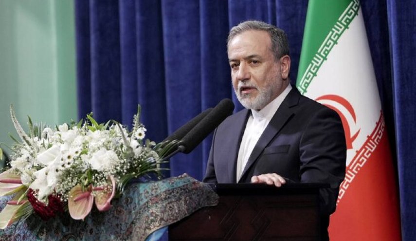 عراقچی: پرچم دیپلماسی را هیچ‌وقت زمین نگذاشتیم/  رفع تحریم‌ها ‌به صورت ‌شرافتمندانه و ‌عزتمندانه را پیگیری خواهیم کرد