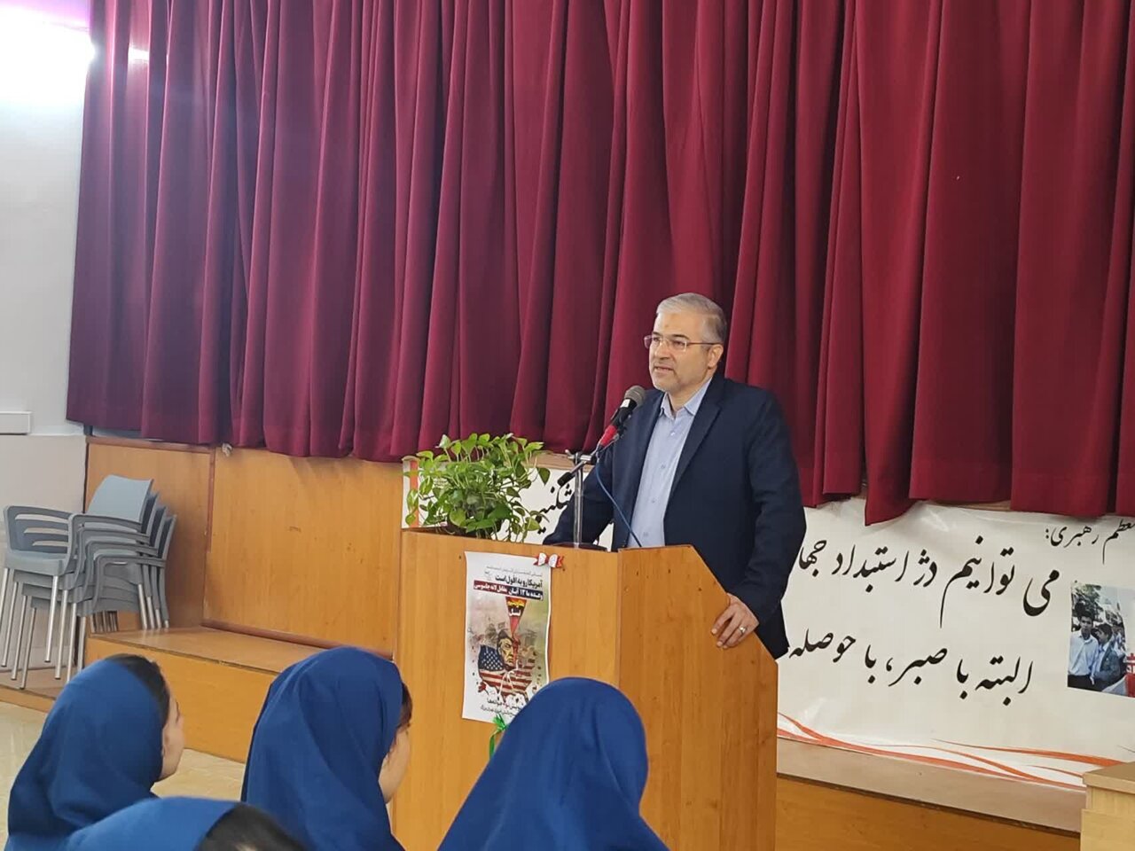 لزوم بصيرت دانش‌آموزان در برابر جنگ نرم دشمن