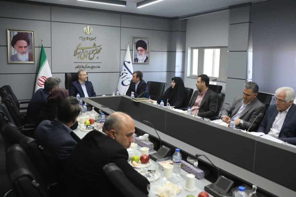 برگزاري جلسه بررسي وضعيت کارگاه‌هاي بازيافت پلاستيک در کهريزک و باقرشهر