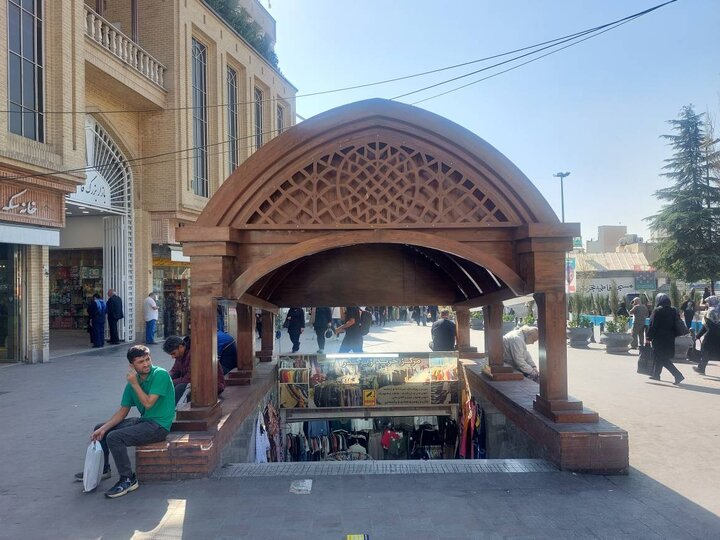 نصب سردر جديد بازارچه زيرگذر ميدان تجريش با معماري سنتي