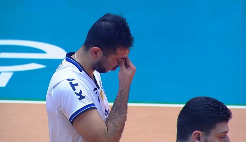 یک دقیقه سکوت در والیبال برزیل به احترام صابر کاظمی