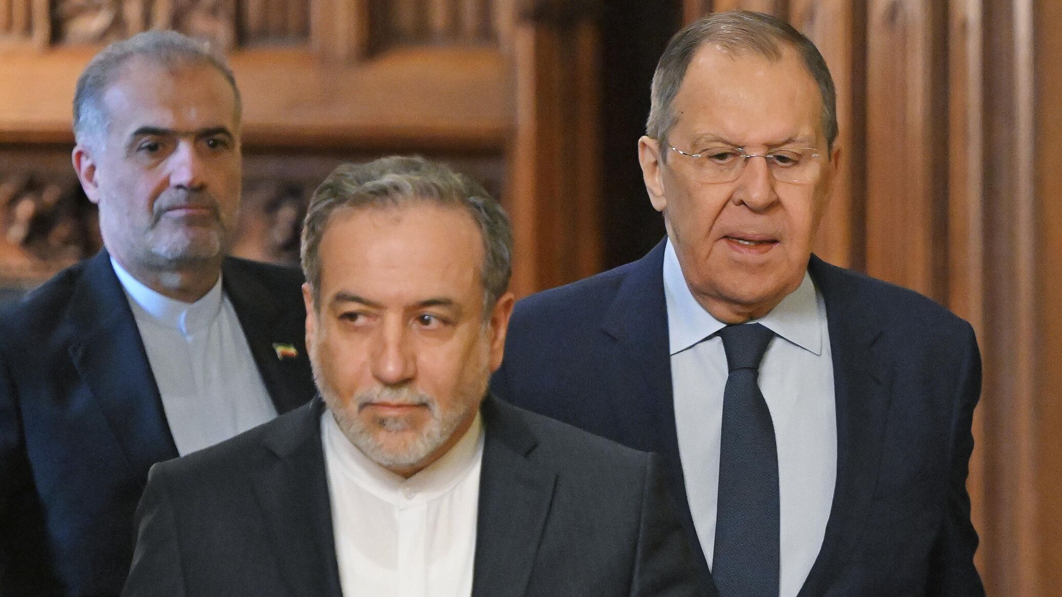 Lavrov, Araghchi Exchange Views on Current Agenda Over Phone