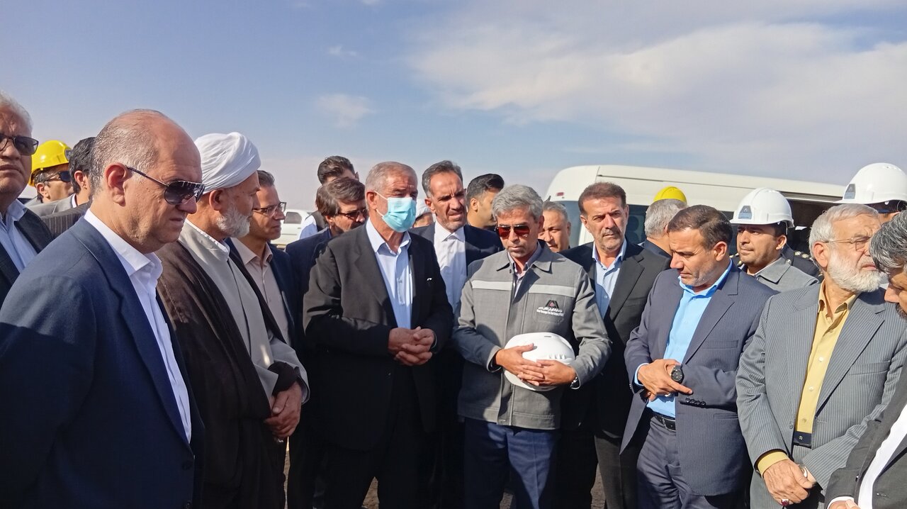 احداث پارک بانوان در شهر سروستان کلنگ زني شد