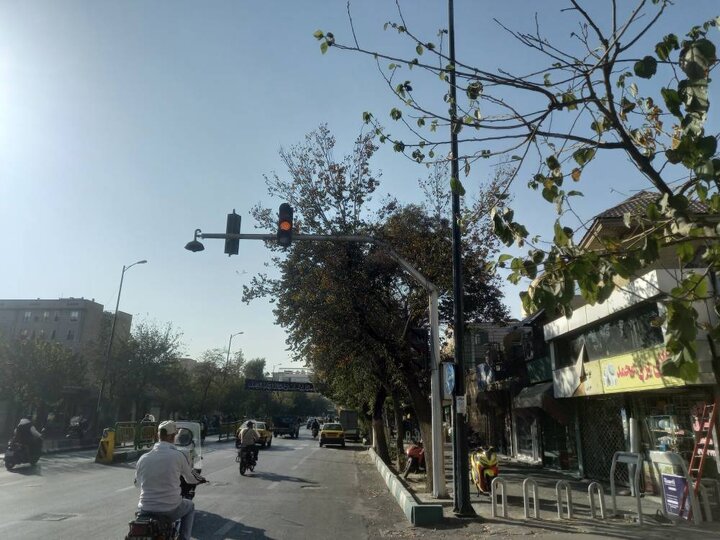 ايمني بيشتر در قلب تهران؛ نصب چراغ‌هاي هشدار در منطقه 12