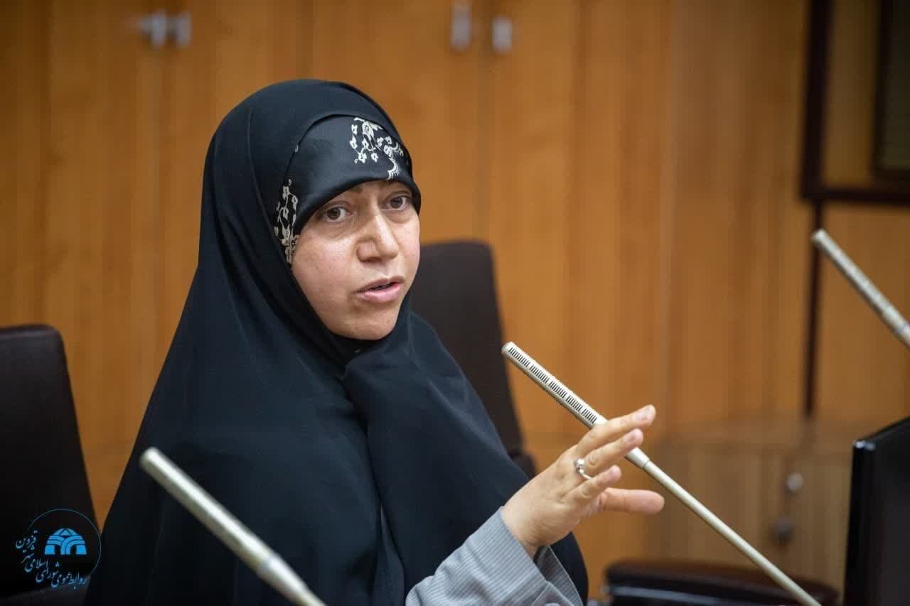 انسجام لازم براي اجراي برنامه هفتم در سطح کارشناسي و مديريتي وزارت بهداشت، وجود ندارد