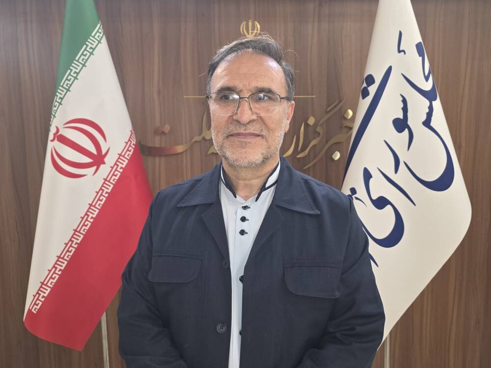 پيگيري  آريايي‌نژاد براي رفع مشکلات حوزه آب، بهداشت و توسعه روستاها ملاير/ از  208 روستاي داراي سکنه، 80 روستا با کمبود آب مواجه‌اند/ ضرورت رعايت عدالت در توزيع امکانات روستايي